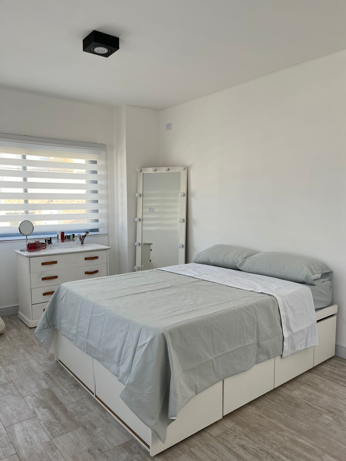 Dormitorio moderno DMG Muebles
